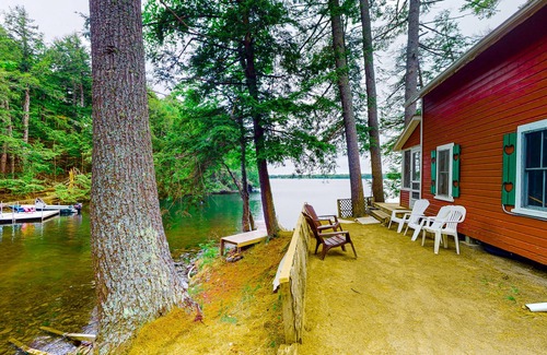 Vassalboro Cabin | Rustic, lakefront fishing cabin on Webber Pond with sunset views - 2 dogs OK
