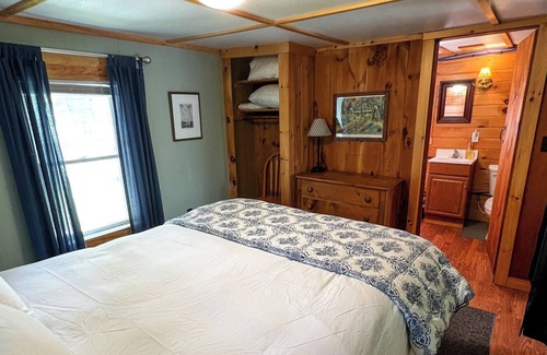 Rangeley Cabin | Rustic Lakefront Cabin - Close to Saddleback ski area and snowmobile trailheads