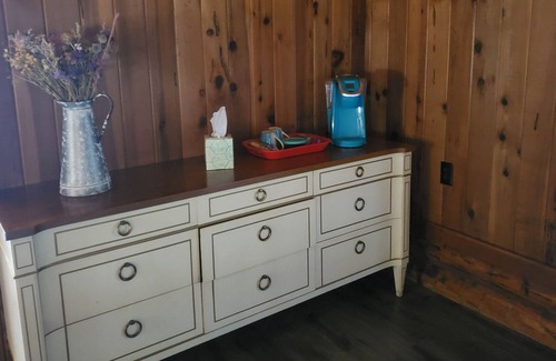 Brookings Cabin | Rustic Lodge - Rustic Cabin in the Mountains of Brookings