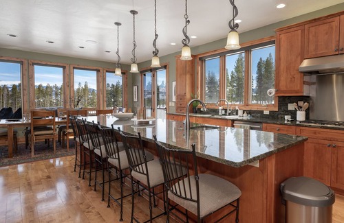 Granby House | Rustic lodge w/game room & hot tub