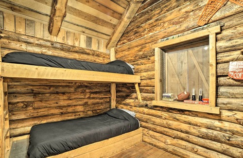 Mancos Apartment | Rustic Log Cabin on 1,000 Acres Near Mesa Verde!