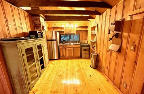 Franklin Cabin | Rustic Log Cabin