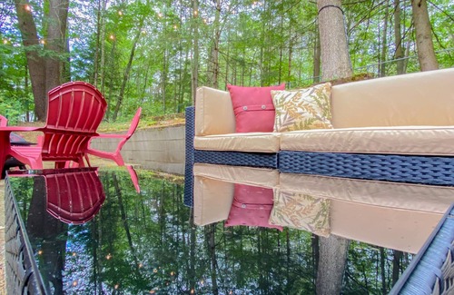 Lake George Cabin | Rustic Log Cabin - Walking Distance to Village!