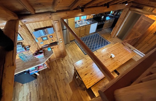 Cheboygan Cabin | Rustic Log Cabin -Water Front, Boating, Fishing, Air conditioned!