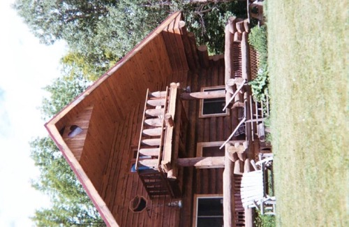 Fultonham Cabin | Rustic Log Home, Pond and Stream, Near Ski Mtns, Great Prices