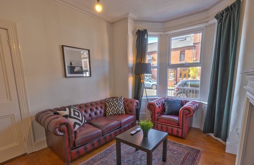 Belfast House | Rustic & Loving Home, 1 Mile to City Centre! A 50m Walk For Your Morning Coffee