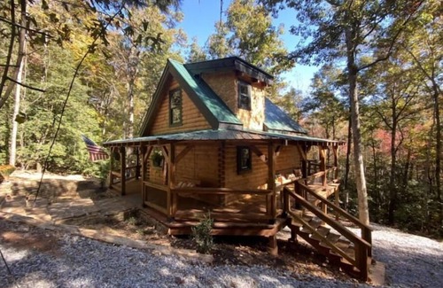 Dahlonega Cabin | Rustic Luxury Cabin in Wine Country Dahlonega