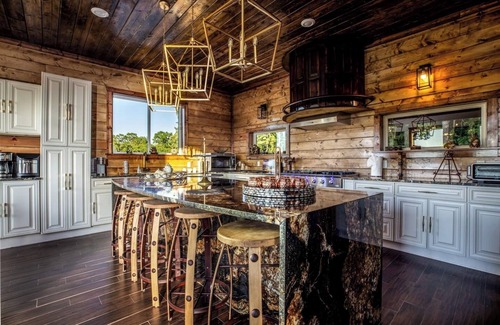 Broken Bow Cabin | Rustic Luxury Lodge Elevated Forest Views Sleeps 18 in Total Comfort