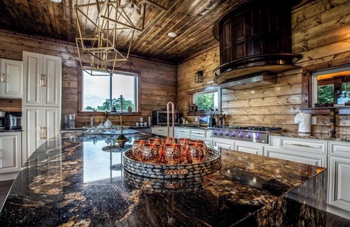 Broken Bow Cabin | Rustic Luxury Lodge Elevated Forest Views Sleeps 18 in Total Comfort
