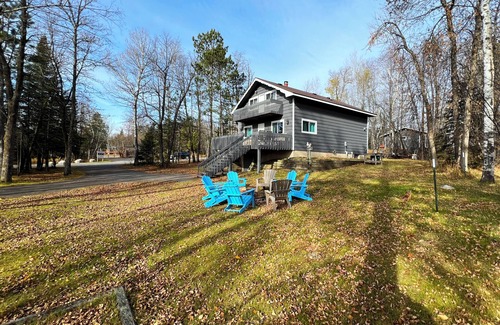Tower Cabin | Rustic Meets Modern, Cabin on Lake Vermillion! Inc. 2 Kayaks & 1 Canoe. Sleeps 8