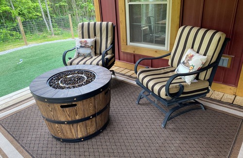McArthur Cabin | Rustic Modern Cabin on Highland Cow Farm: Hiking Trails, Hot Tub and Fire pit