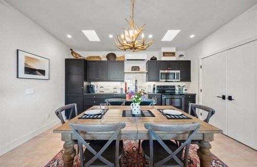 Palm Springs House | Rustic Modern Desert Retreat, Gateway to Joshua Tree