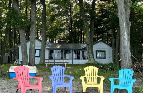 Whitney Township Cottage | Rustic-Modern Lake Huron Retreat: 3BR Sleeps 10, Sandy Beach in Tawas/Au Gres!