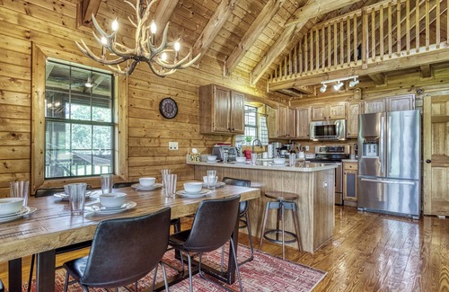 Wears Valley House | >Rustic Modern Spacious Cabin w/Panoramic Mt. Views! Very convenient location.