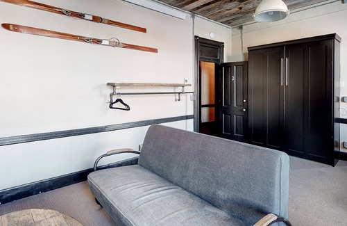 Silverton House | Rustic Modern Suite with Free WiFi, Kitchenette, & Views