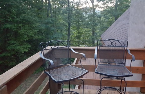 Cullowhee Cabin | Rustic Mountain Cabin Getaway