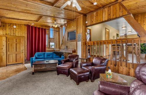 Baderville Ski Chalet | Rustic Mountain Chalet with Breathtaking Views