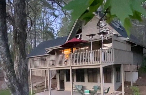 Mountain Rest Cabin | Rustic Mountain Lake Cabin - Pet Friendly, Playstation 5, Fast Internet, Dock