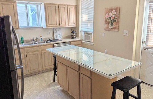 Cumberland House | Rustic Oasis for the Family - 6 min walk to Downtown