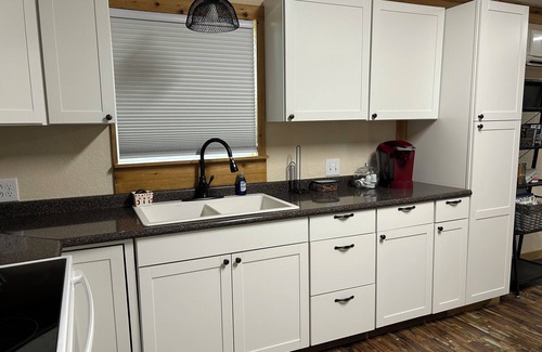 Anacoco Cabin | Rustic one bedroom cabin on South Toledo Bend. Pets welcome.