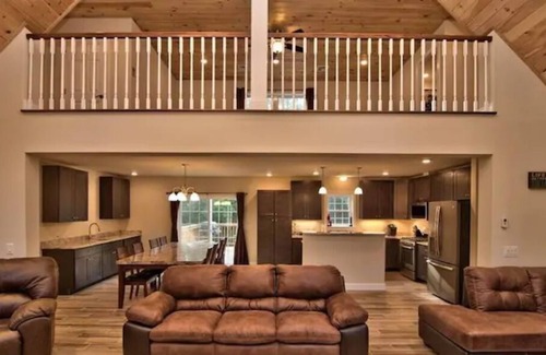 Tafton House | Rustic Private Manor Retreat In Tafton Near Lake!