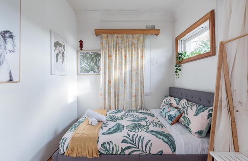 Sans Souci House | Rustic Private Room in Waterfront Beach Retreat 4 - SHAREHOUSE