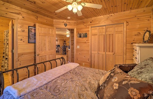 Purlear Cabin | Rustic Purlear Cabin w/ Mtn Views & Game Room