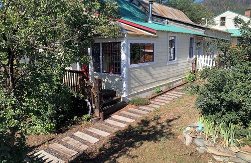 Crescent Mills Cottage | Rustic Railway Cottage, Amazing Mountain Views