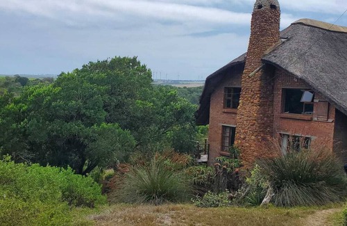 Oyster Bay Ski Chalet | Rustic remote beautiful home close to beach and African bush