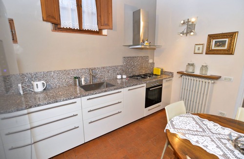 Lucca House | RUSTIC RESTORED NEAR THE CENTER