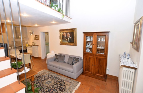 Lucca House | RUSTIC RESTORED NEAR THE CENTER