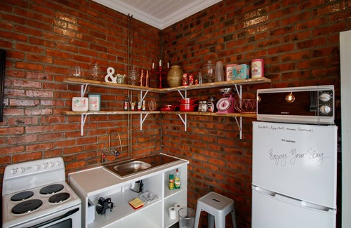 Trawal Apartment | Rustic Retreat 2 Bedroom Apartment - Durbanville