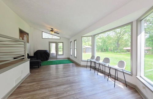 Stockbridge House | Rustic Retreat & Smokehouse Eats, 3BR Home, Event Space w/Food Truck Stockbridge