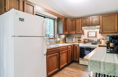 The Woods Cabin | Rustic Retreat