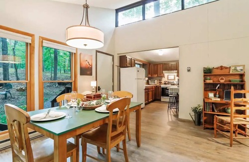 The Woods Cabin | Rustic Retreat