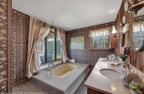 North Branford House | Rustic Retreat w/ hot tub w discounted rates