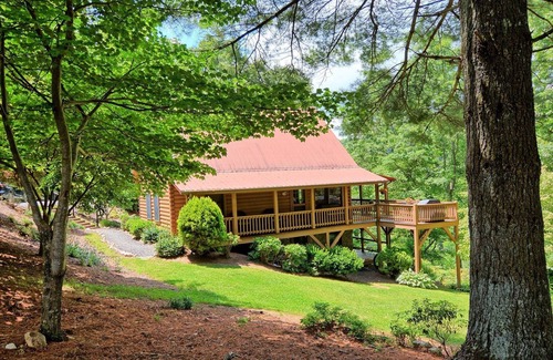 West Jefferson Cabin | Rustic River-Open for Bookings! River Access, WIFI, Ping Pong, Fire Pit
