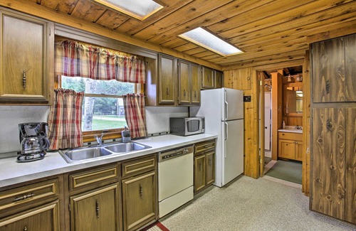 Moorestown Cabin | Rustic River View Cabin w/Fire Pit, Games & Grill