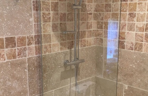 La Sauvetat-du-Dropt House | Rustic Rose Cottage