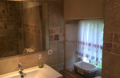 La Sauvetat-du-Dropt House | Rustic Rose Cottage