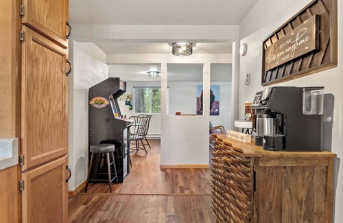 Custer Cabin | Rustic Sanctuary: Firepit + Sauna + Wildlife Watching