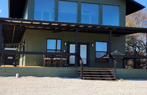 Graford Cabin | Rustic Secluded Getaway – 3BR Cabin with Private Pond, Near Possum Kingdom Lake