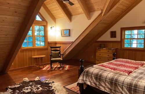 Gold Beach House | Rustic & Serene Forest Retreat