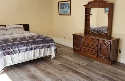Murphysboro House | Rustic Spacious Villas, Forest Settings w/ Lake view- Free Access on Golf Course