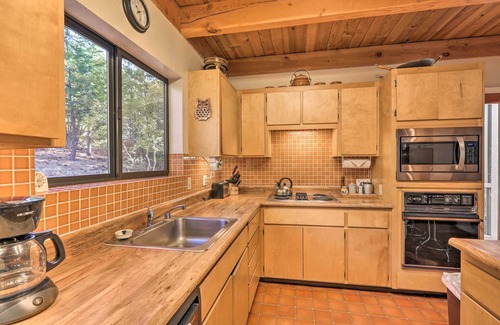 Truckee House | Rustic Truckee Cabin Near Donner Lake, Ski Resorts