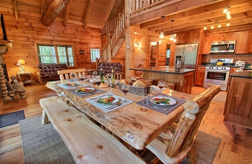 Logan House | Rustic Vacation Cabin with a Private Hot Tub near Lake Logan, Ohio