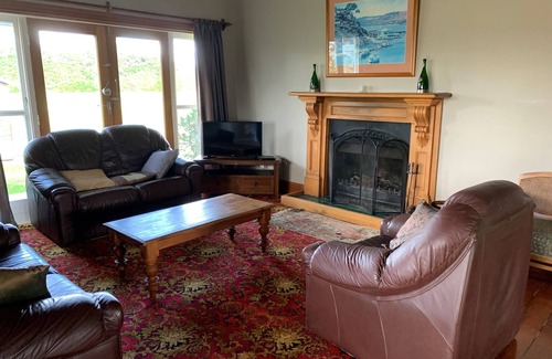 Martinborough Villa | Rustic Villa close to nearby Vineyards