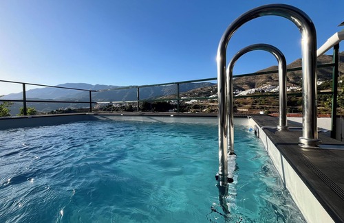 Competa Cottage | Rustic villa with extraordinary views