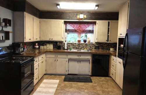 Fayetteville House | Rustic yet Cozy 3 bedroom 1 bath fenced yard & pet friendly. Ample parking