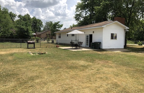 Fayetteville House | Rustic yet Cozy 3 bedroom 1 bath fenced yard & pet friendly. Ample parking